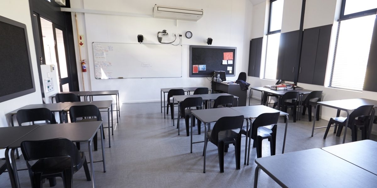Optimized-empty-classroom-PHE5QBU