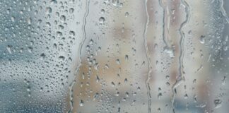 CROLLANO I SOLAI DELLE SCUOLE MA NON DIAMO TUTTA LA COLPA AL MALTEMPO